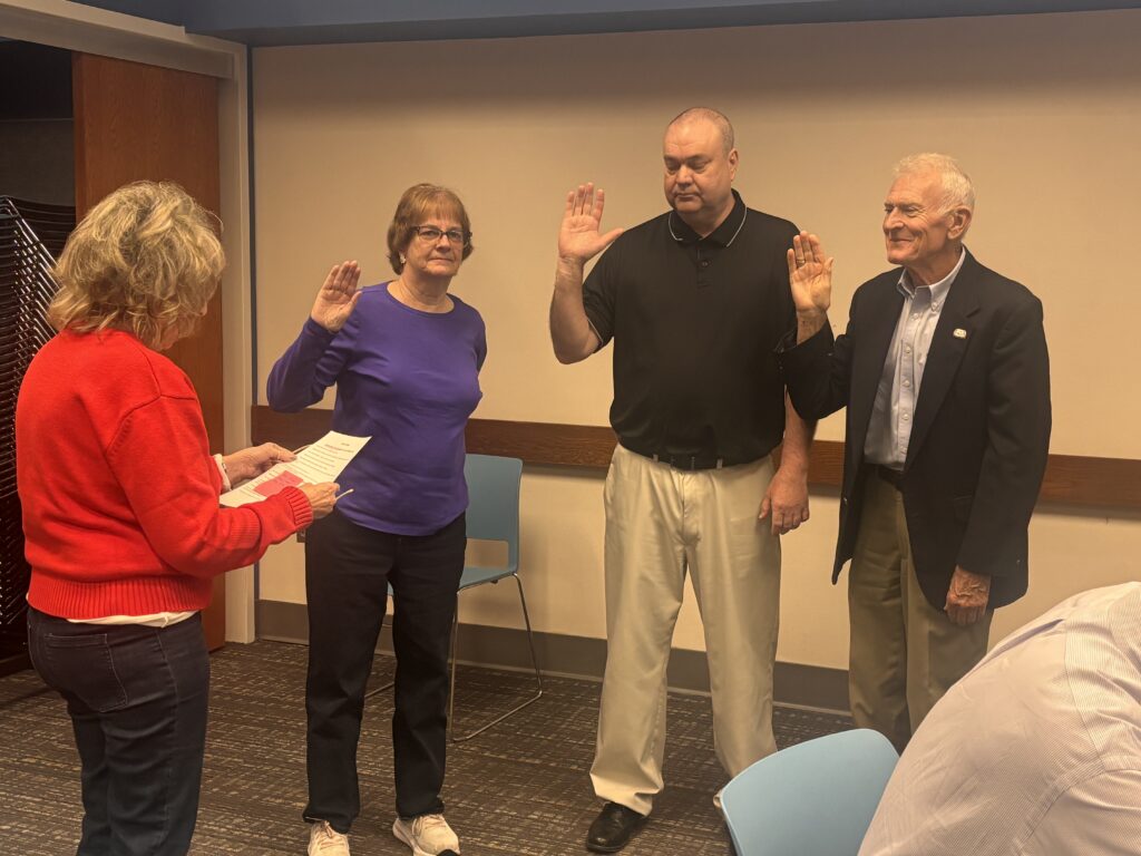 Swearing in of District Representatives, D6,Patty Pikula; D7 Co-Rep., Chris Shank and Greg Ervin